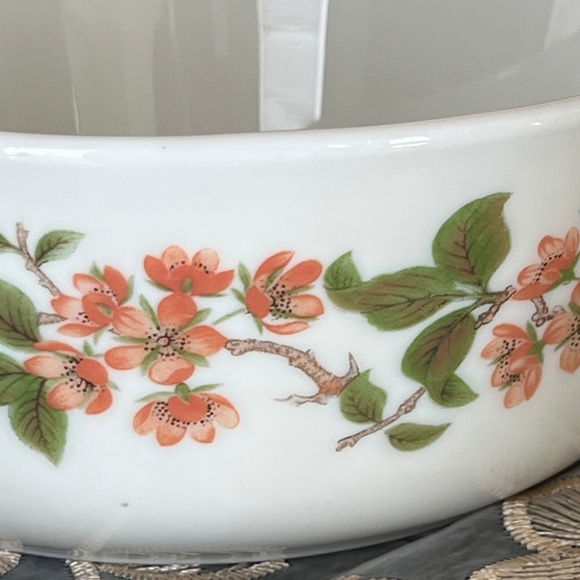 Vintage PYREX Cherry Blossom Round Casserole Dish - Picture 2 of 4